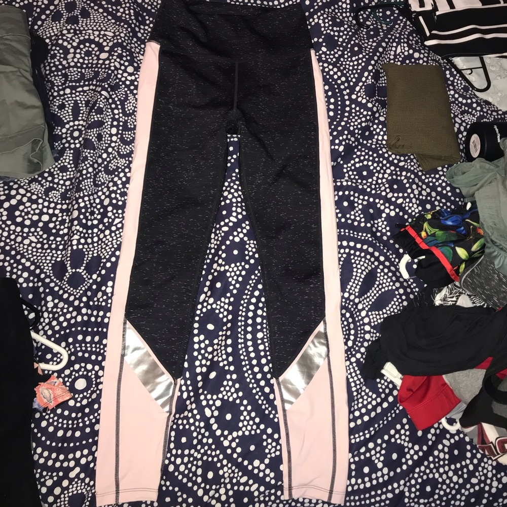 NYLORA x Bandier Leggings